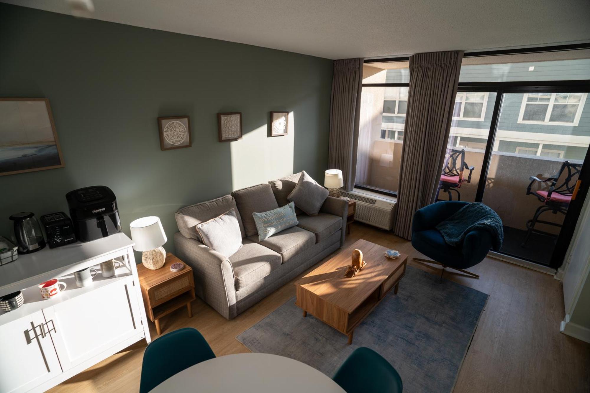 Oceanview Condo With Pool, Hot Tub, Balcony, Right On The Beach شاطئ ميرتل المظهر الخارجي الصورة